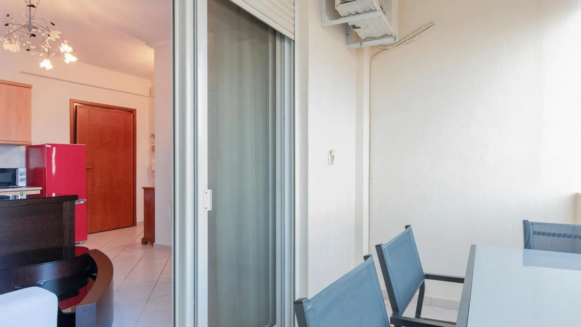 Theophile Apartment Néos Marmarás